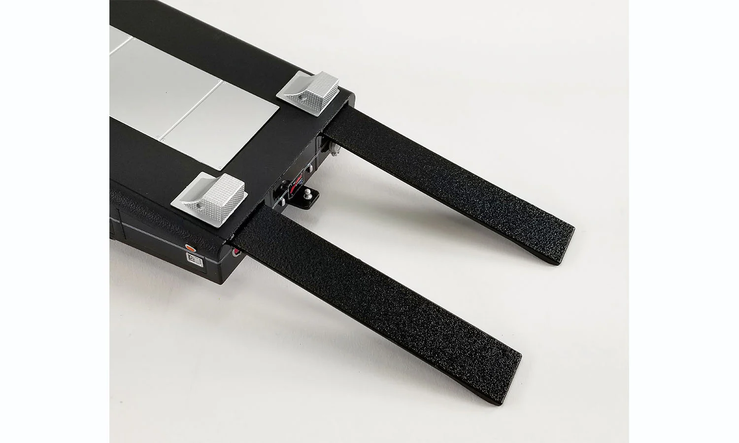 Acme 1967 Chevrolet C30 Ramp Truck Black 1:18 - Image 5