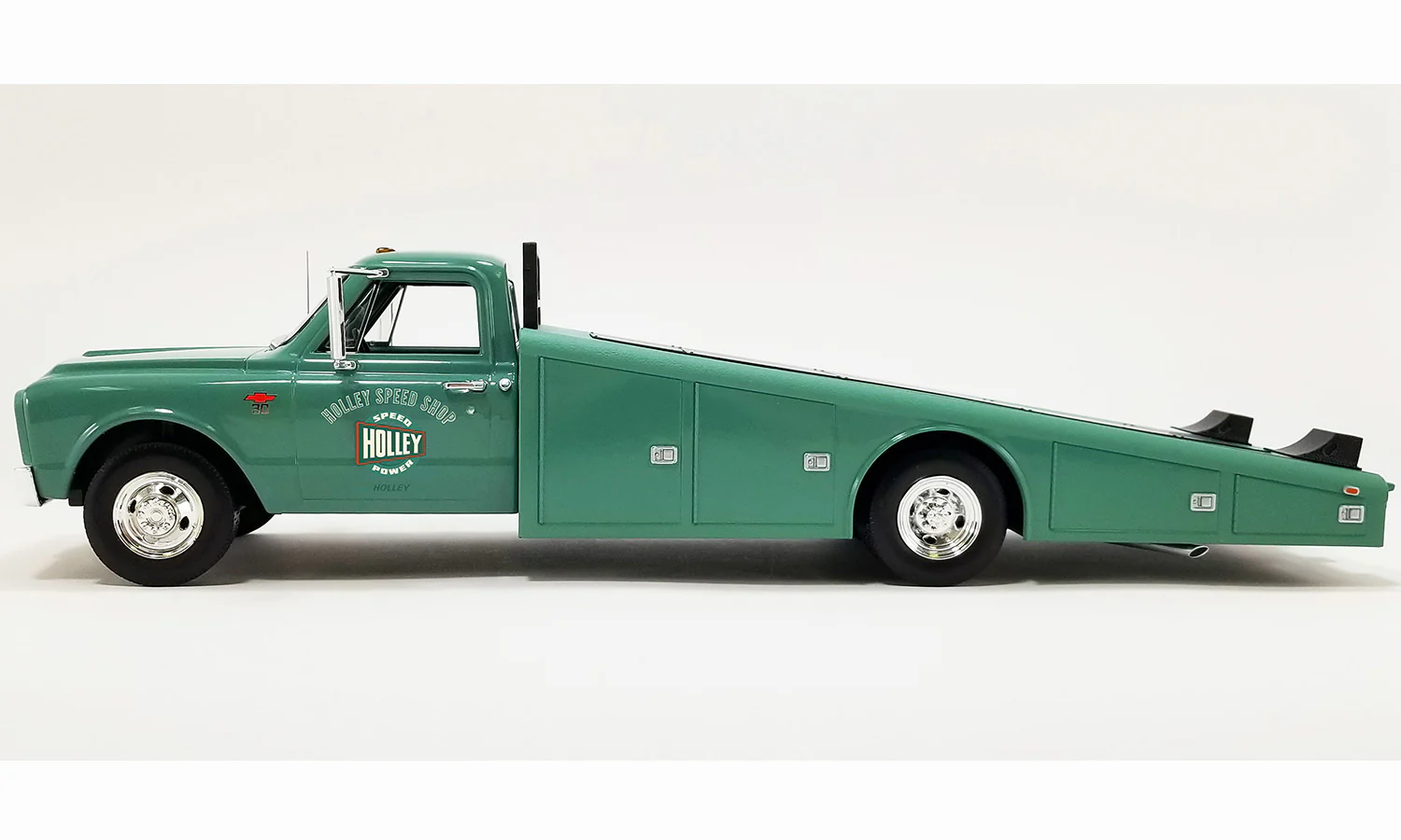 Acme 1967 Chevrolet C30 Ramp Truck Holley Speed Shop Green 1:18 - Image 3