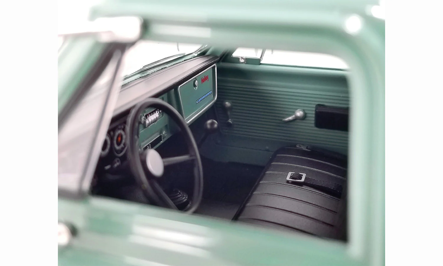 Acme 1967 Chevrolet C30 Ramp Truck Holley Speed Shop Green 1:18 - Image 4