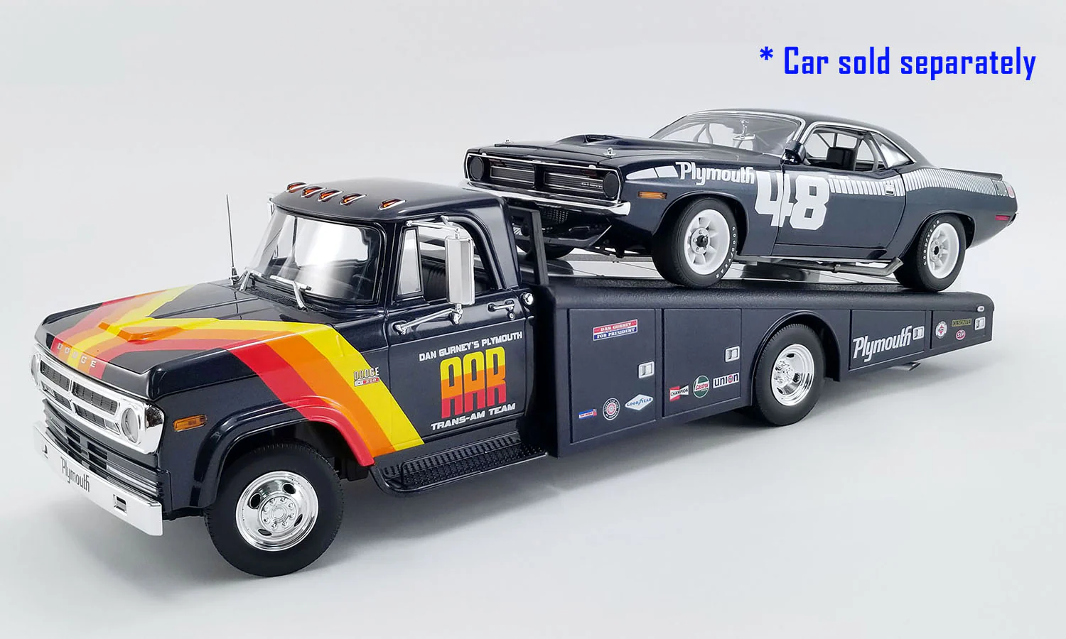 Acme 1970 Dodge D-300 Ramp Truck Dan Gurney's Plymouth AAR Cuda Trans Am Team Dark Blue 1:18 - Image 5