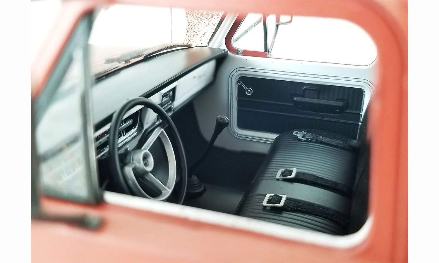 Acme 1970 Ford F-350 Ramp Truck Porkchop's Chop Shop Rusted Look Sports Red Primer 1:18 - Image 4