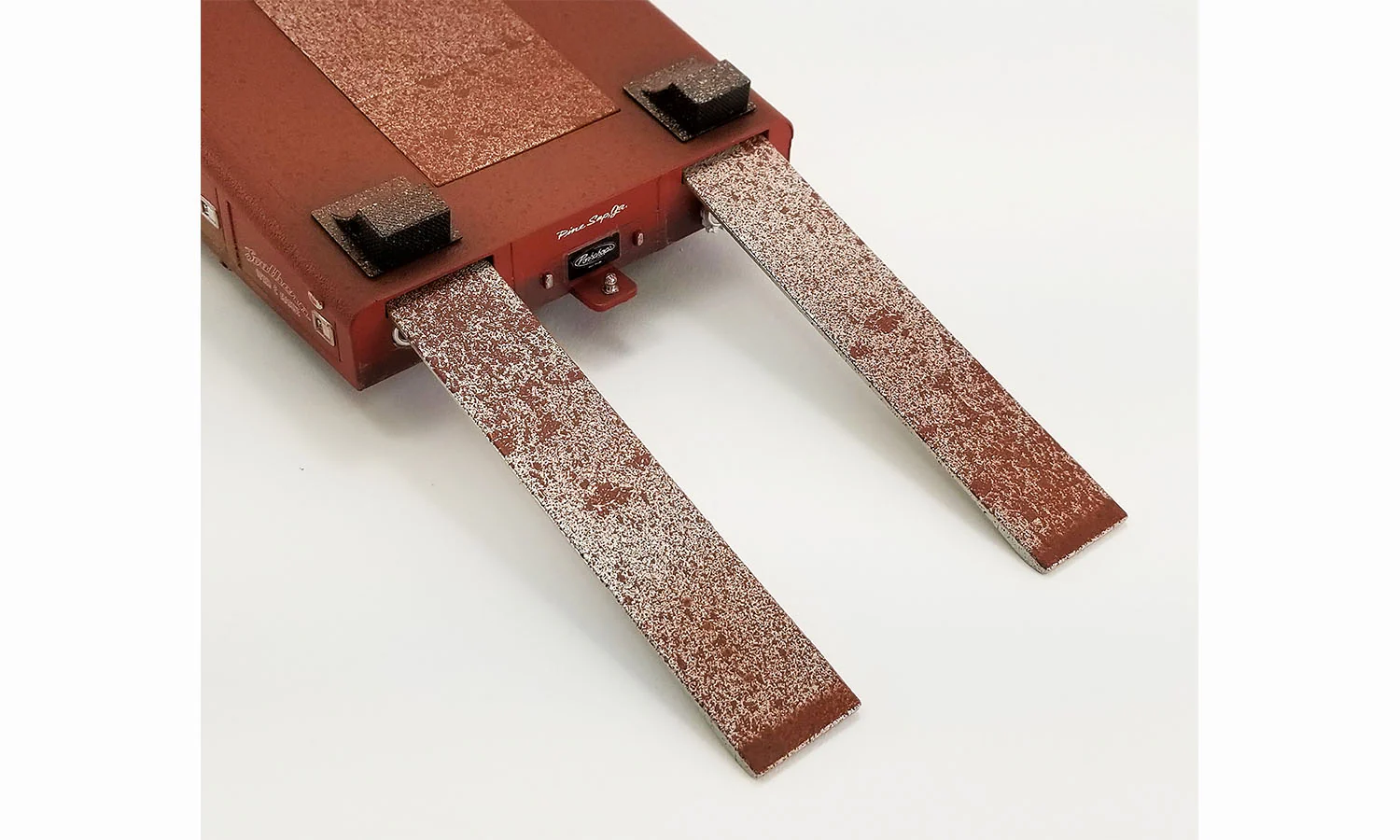 Acme 1970 Ford F-350 Ramp Truck Porkchop's Chop Shop Rusted Look Sports Red Primer 1:18 - Image 5