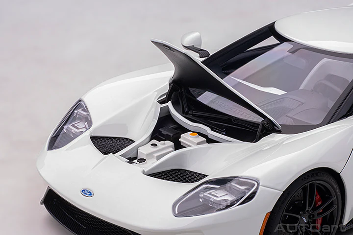 AUTOart 2017 Ford GT Frozen White 1:18 - Image 10