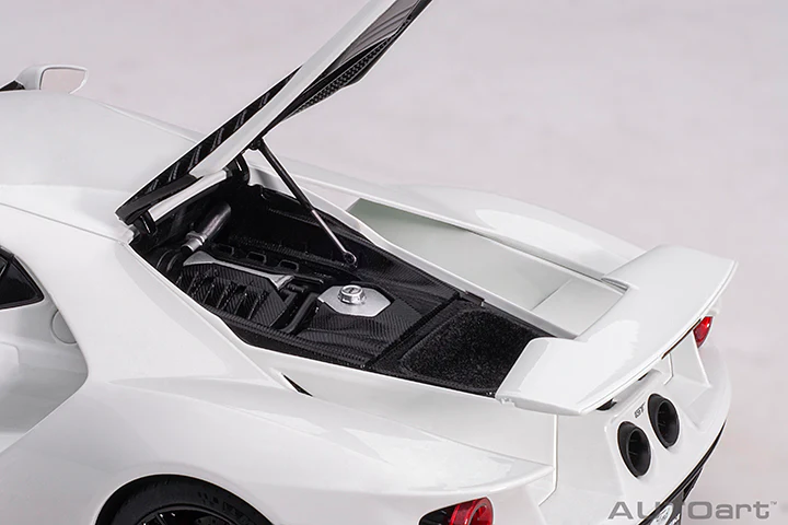 AUTOart 2017 Ford GT Frozen White 1:18 - Image 11