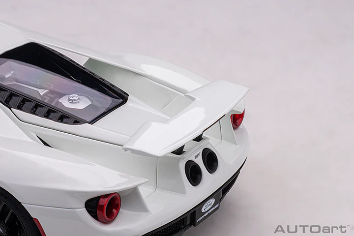 AUTOart 2017 Ford GT Frozen White 1:18 - Image 12