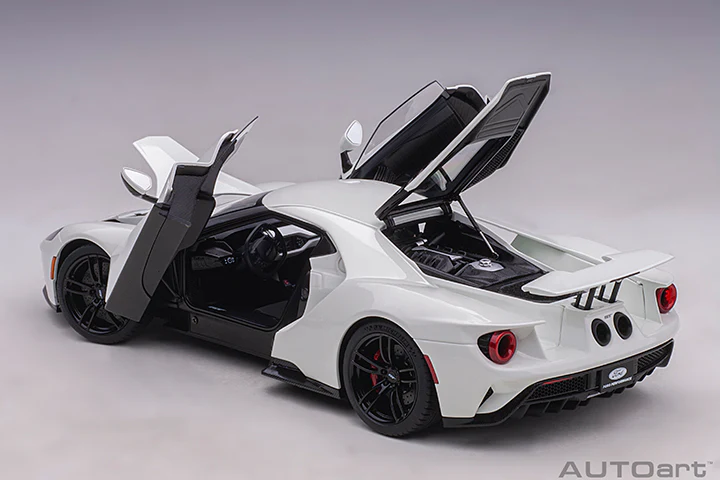 AUTOart 2017 Ford GT Frozen White 1:18 - Image 14