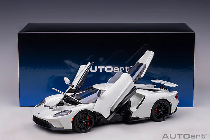 AUTOart 2017 Ford GT Frozen White 1:18 - Image 18