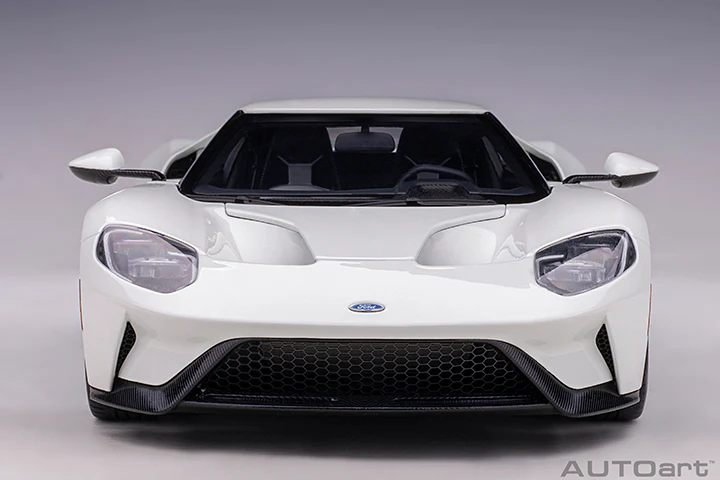 AUTOart 2017 Ford GT Frozen White 1:18 - Image 5