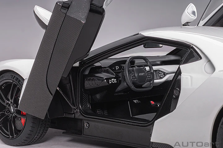 AUTOart 2017 Ford GT Frozen White 1:18 - Image 8