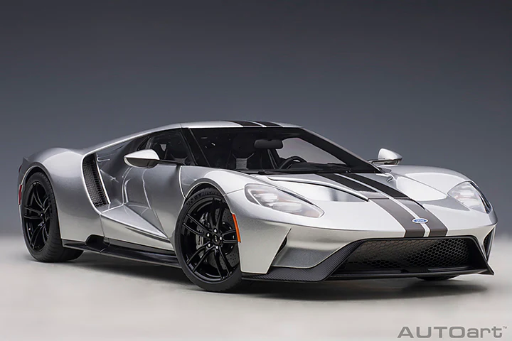 AUTOart 2017 Ford GT Ingot Silver w/ Black Stripes 1:12 - Image 15