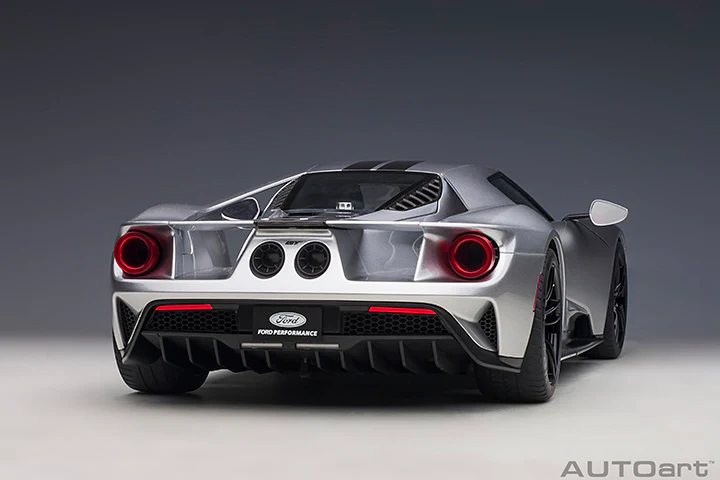 AUTOart 2017 Ford GT Ingot Silver w/ Black Stripes 1:12 - Image 18