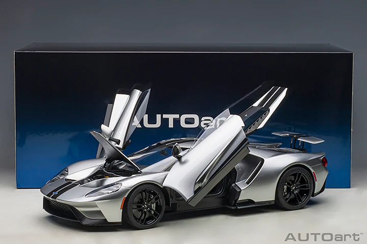 AUTOart 2017 Ford GT Ingot Silver w/ Black Stripes 1:12 - Image 19