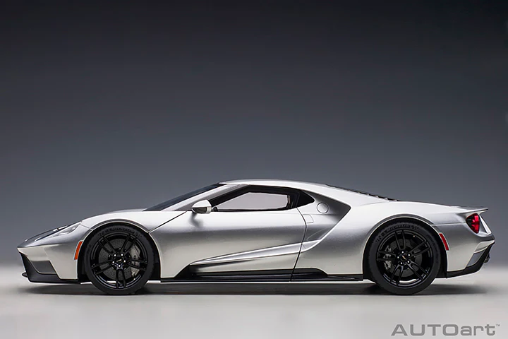 AUTOart 2017 Ford GT Ingot Silver w/ Black Stripes 1:12 - Image 3