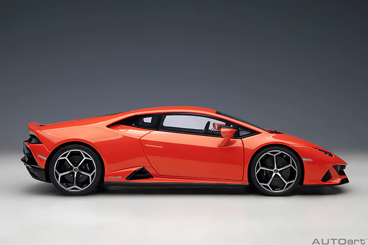 AUTOart 2018 Lamborghini Huracan EVO Arancio Xanto (Golden Orange) 1:18 - Image 4