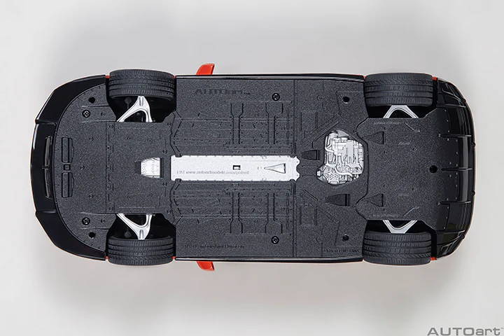 AUTOart 2018 Lamborghini Huracan EVO Arancio Xanto (Golden Orange) 1:18 - Image 8