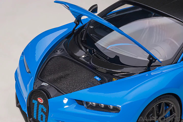 AUTOart 2019 Bugatti Chiron Sport French Racing Blue & Carbon Fiber 1:18 - Image 12