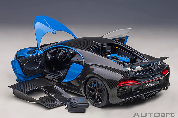 AUTOart 2019 Bugatti Chiron Sport French Racing Blue & Carbon Fiber 1:18 - Image 16