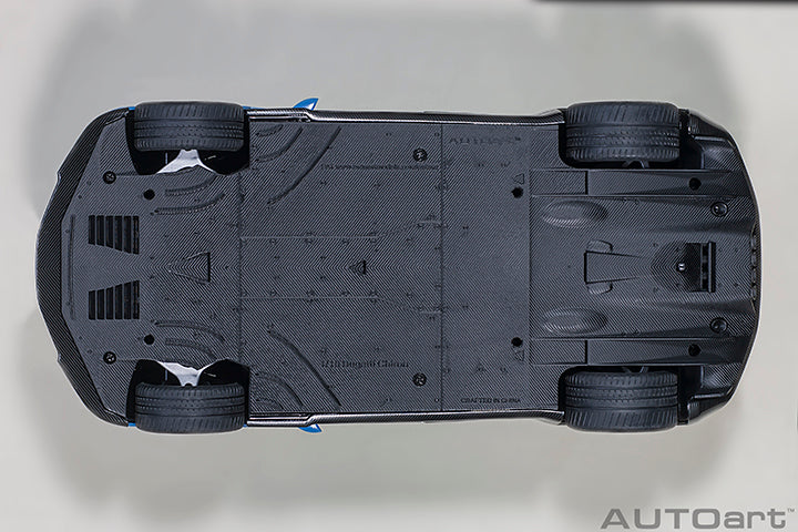 AUTOart 2019 Bugatti Chiron Sport French Racing Blue & Carbon Fiber 1:18 - Image 8