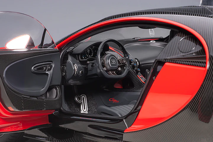 AUTOart 2019 Bugatti Chiron Sport Italian Red w/ Carbon Fiber 1:18 - Image 11