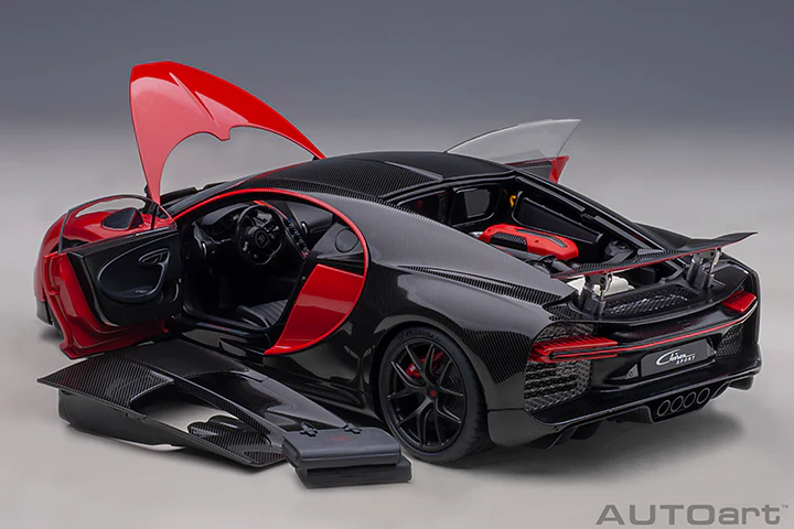 AUTOart 2019 Bugatti Chiron Sport Italian Red w/ Carbon Fiber 1:18 - Image 12