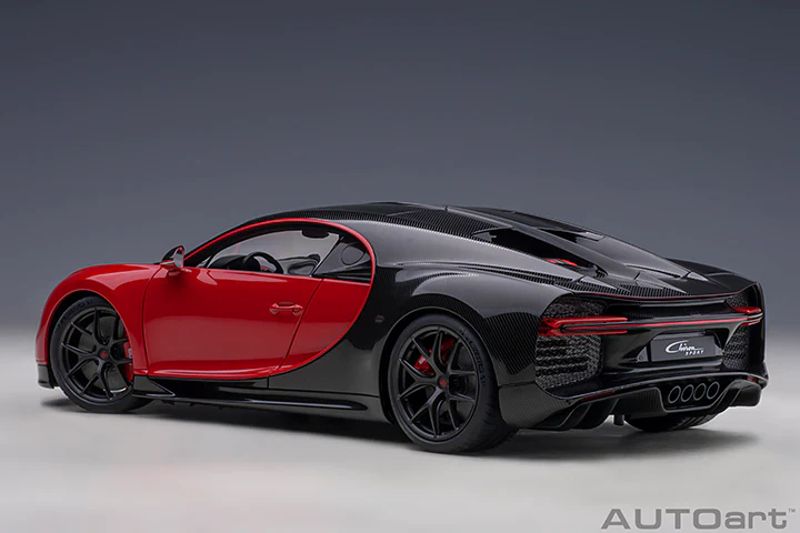AUTOart 2019 Bugatti Chiron Sport Italian Red w/ Carbon Fiber 1:18 - Image 17