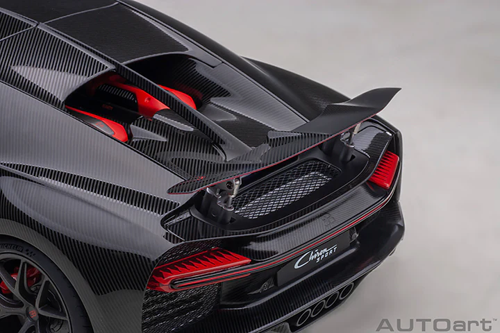 AUTOart 2019 Bugatti Chiron Sport Italian Red w/ Carbon Fiber 1:18 - Image 4