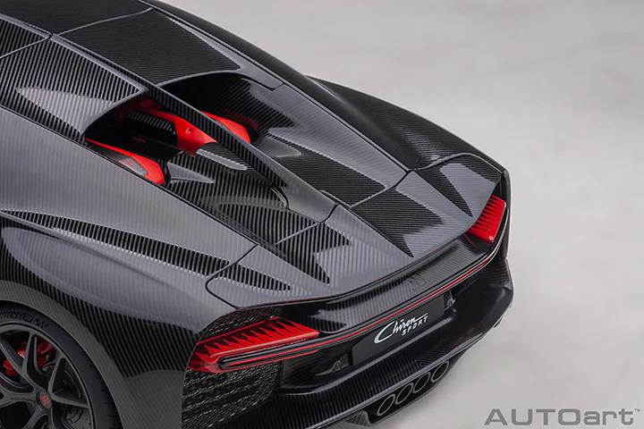 AUTOart 2019 Bugatti Chiron Sport Italian Red w/ Carbon Fiber 1:18 - Image 9