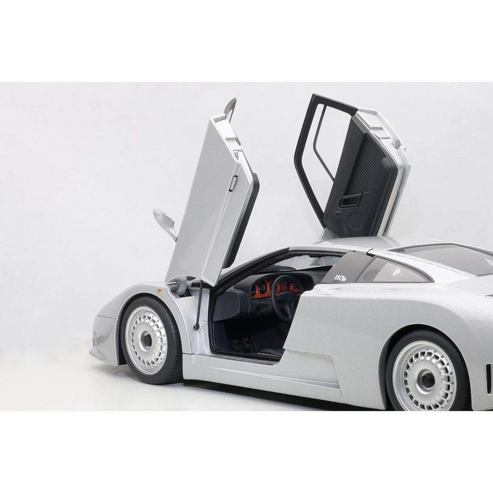AUTOart Bugatti EB110 GT Silver 1:18 - Image 3