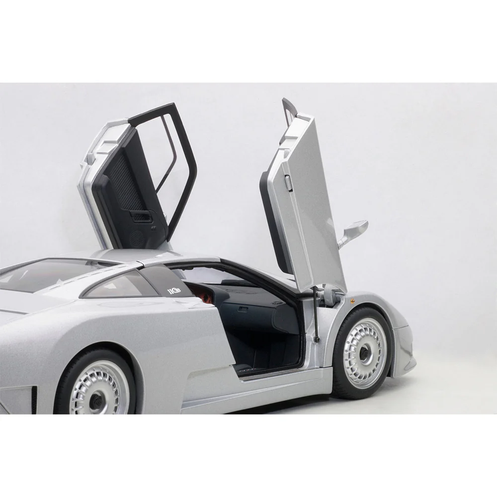 AUTOart Bugatti EB110 GT Silver 1:18 - Image 4