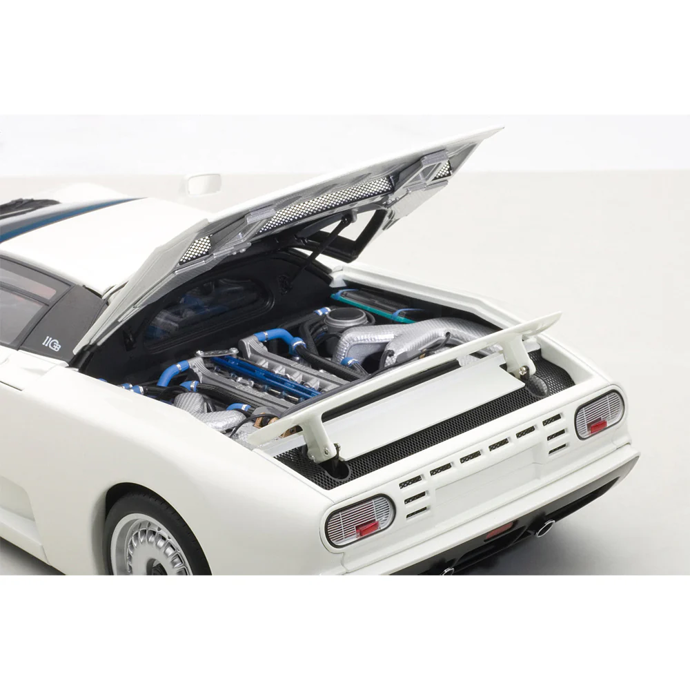 AUTOart Bugatti EB110 GT White 1:18 - Image 6
