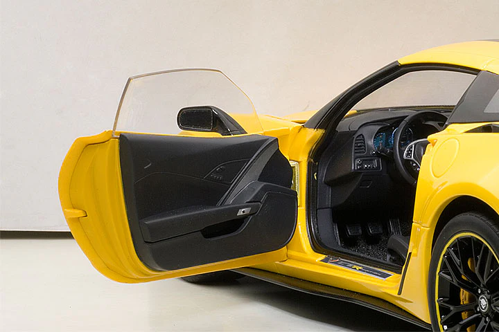 AUTOart Chevrolet Corvette C7 Z06 C7R Edition, Corvette Racing Yellow 1:18 - Image 4