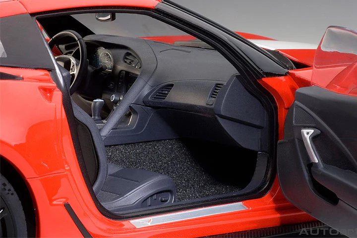 AUTOart Chevy Corvette C7 Grand Sport Red w/ White Stripes 1:18 - Image 5