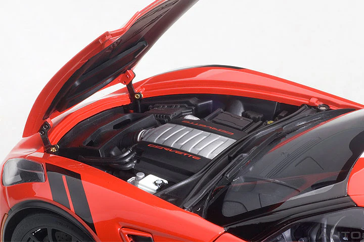 AUTOart Chevy Corvette C7 Grand Sport Red w/ White Stripes 1:18 - Image 6