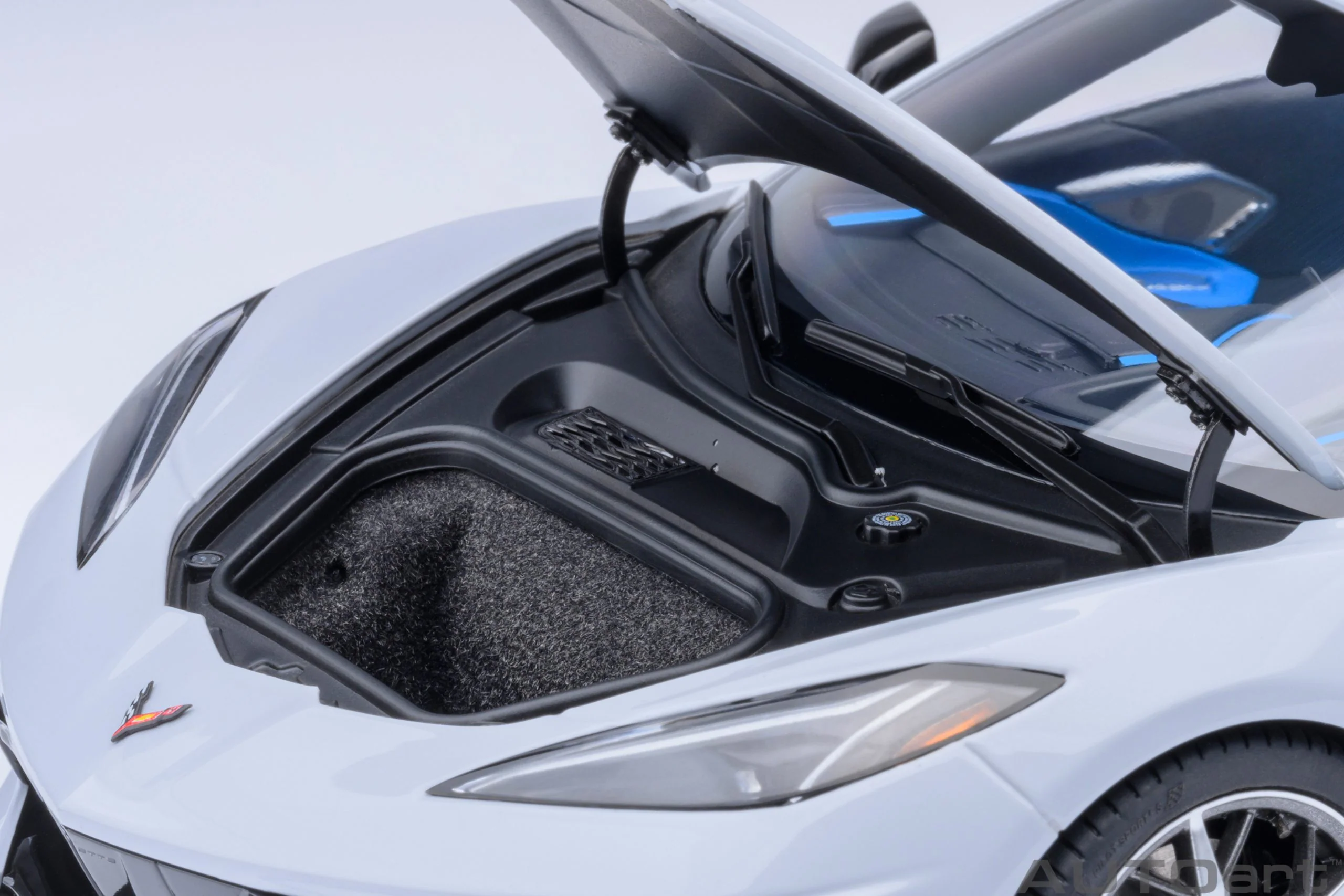 AUTOart 2020 Chevy Corvette C8 Z51 Ceramic Matrix Grey Metallic 1:18 - Image 12