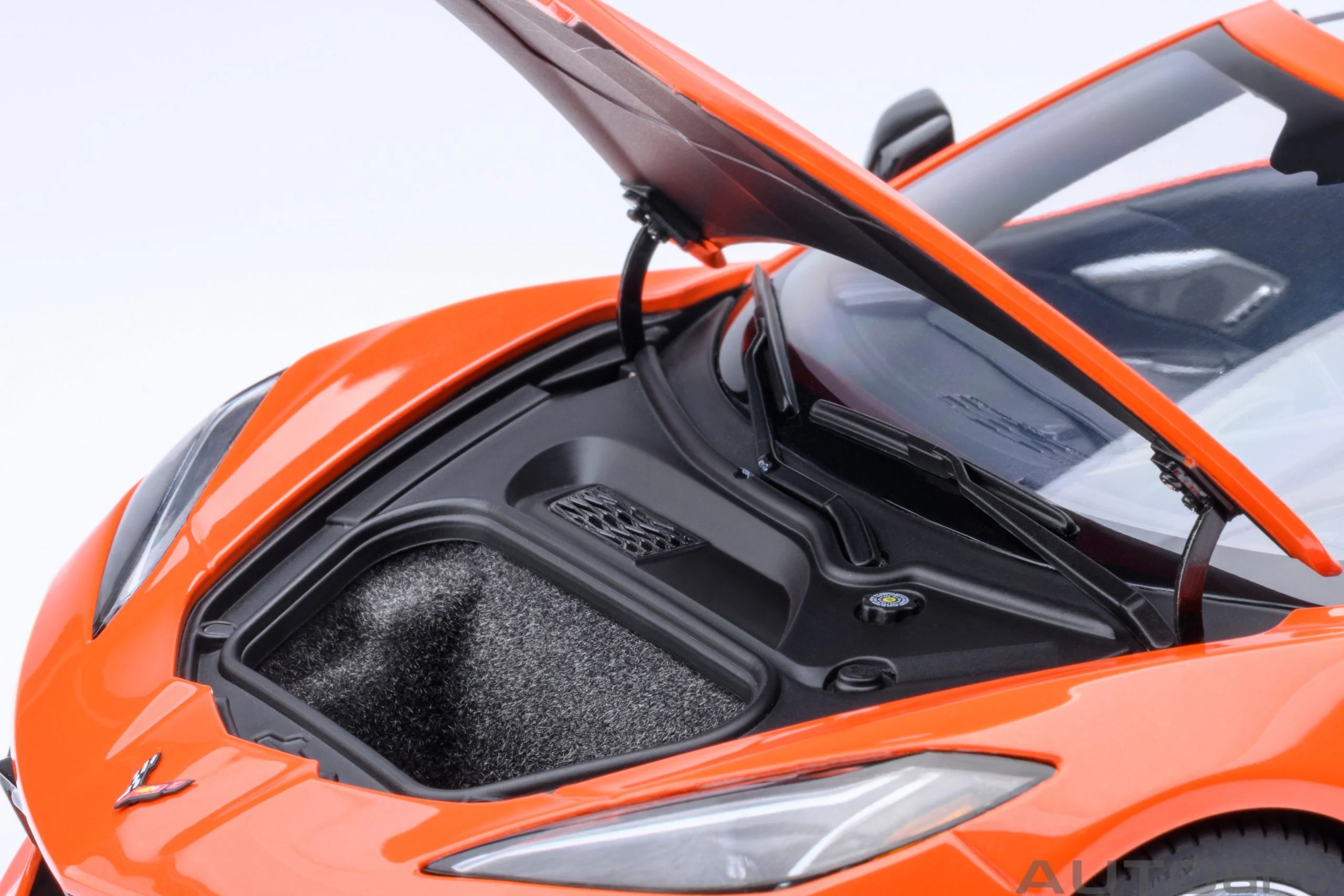 AUTOart Chevy Corvette C8 Z51 Sebring Orange 1:18 - Image 13