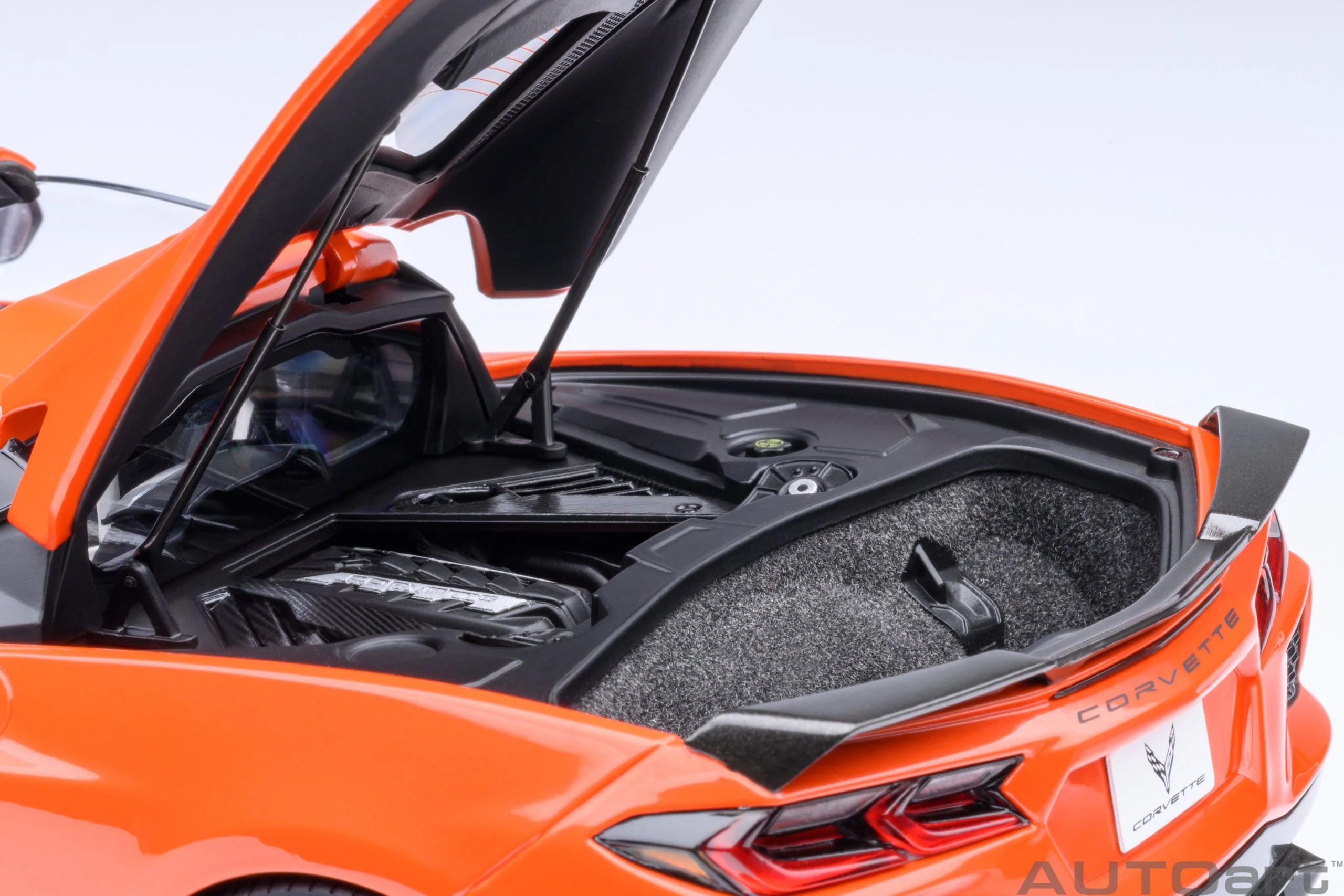 AUTOart Chevy Corvette C8 Z51 Sebring Orange 1:18 - Image 14