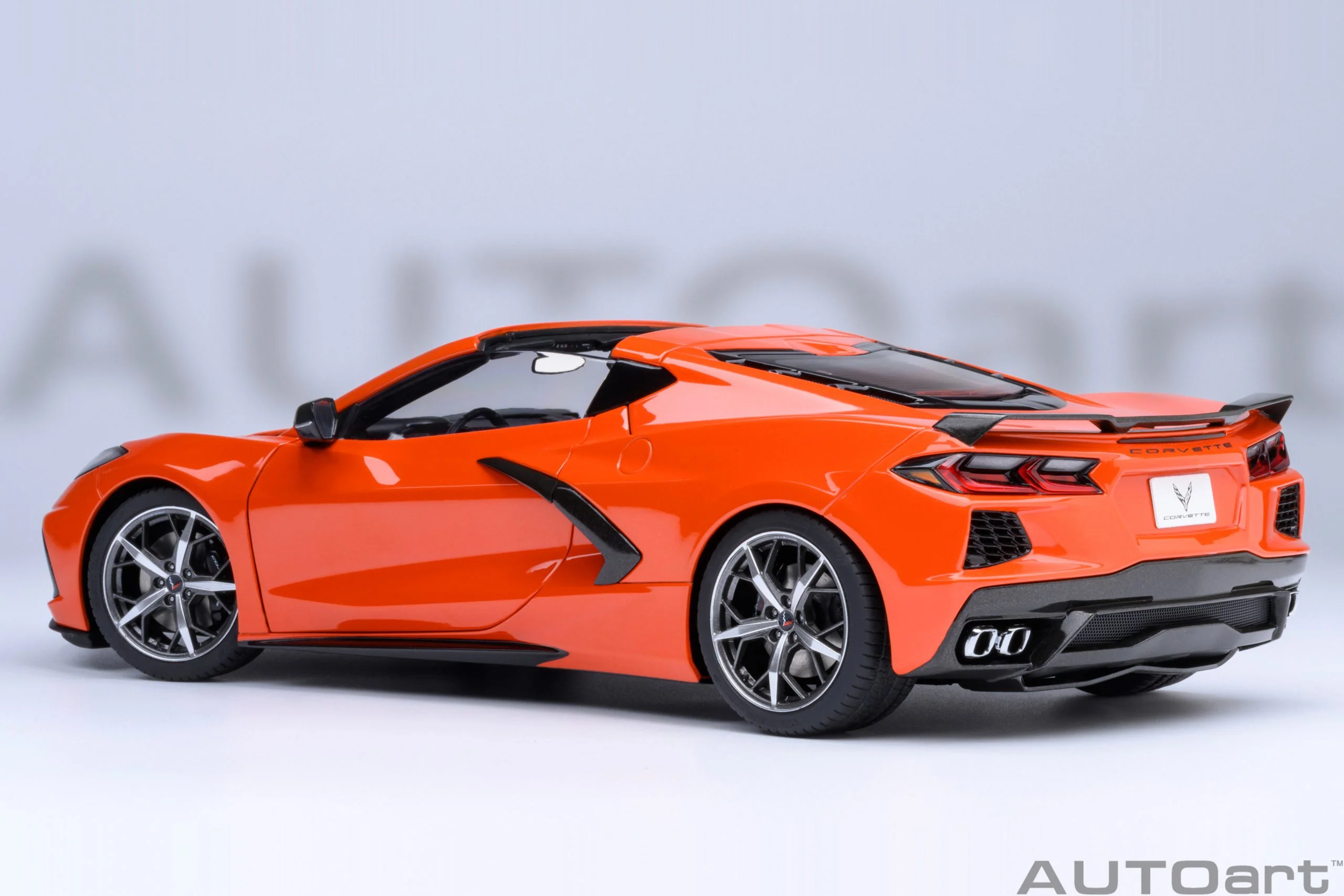 AUTOart Chevy Corvette C8 Z51 Sebring Orange 1:18 - Image 3