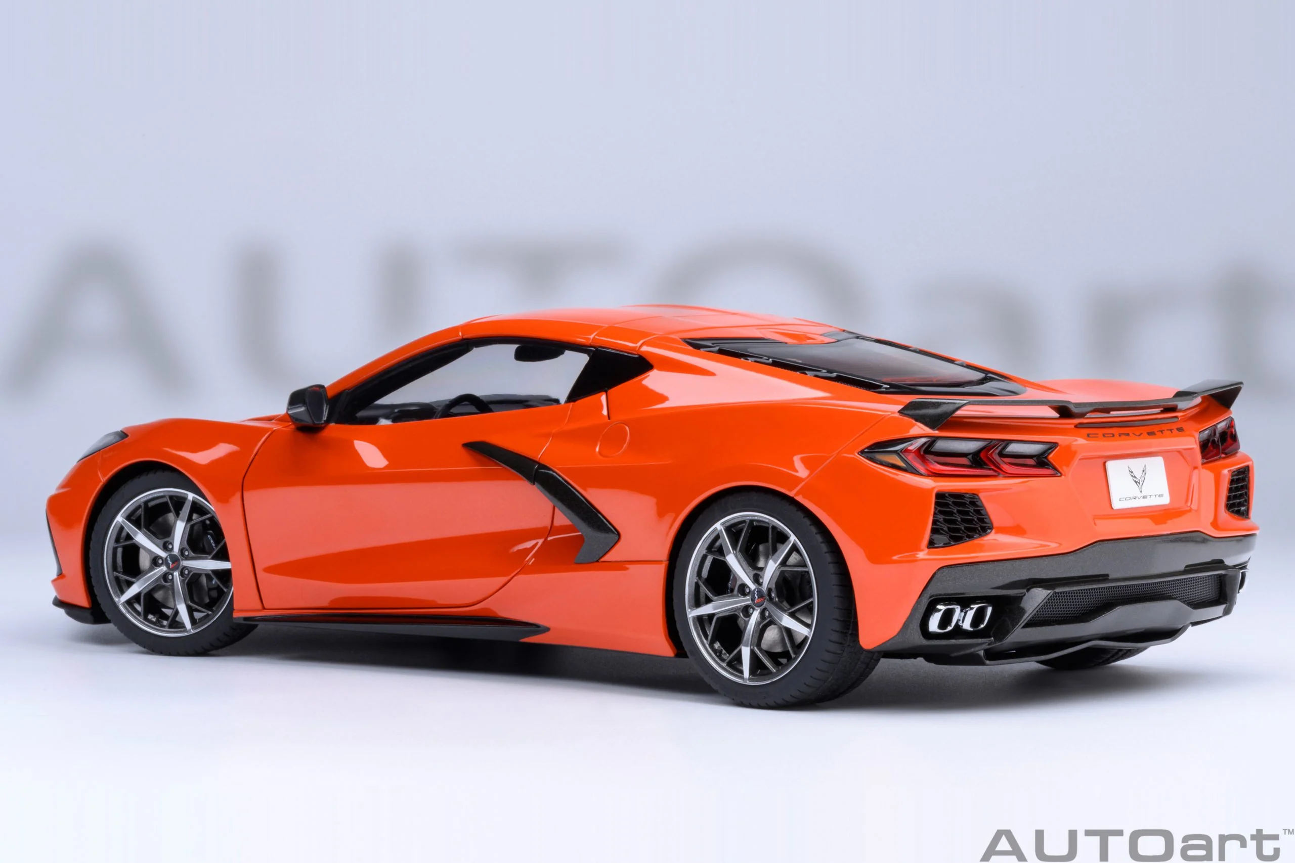 AUTOart Chevy Corvette C8 Z51 Sebring Orange 1:18 - Image 4