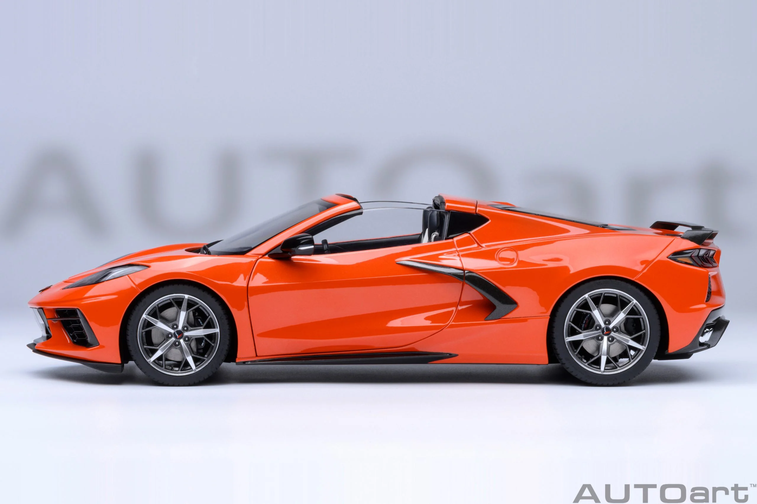 AUTOart Chevy Corvette C8 Z51 Sebring Orange 1:18 - Image 5