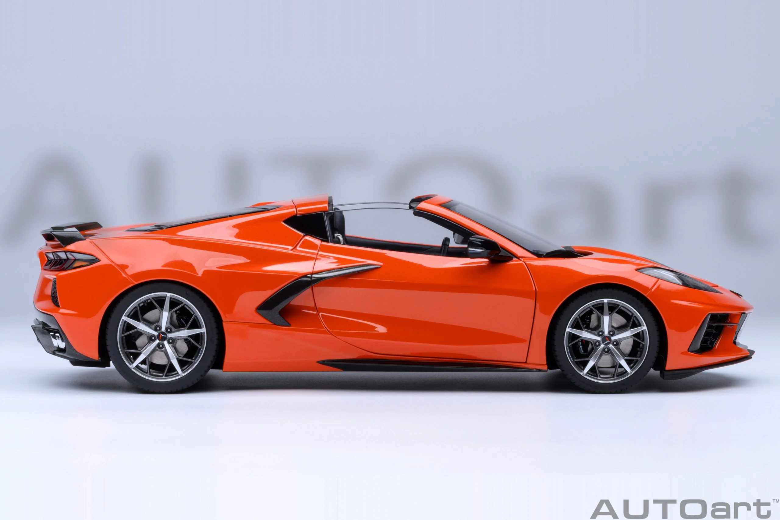 AUTOart Chevy Corvette C8 Z51 Sebring Orange 1:18 - Image 6