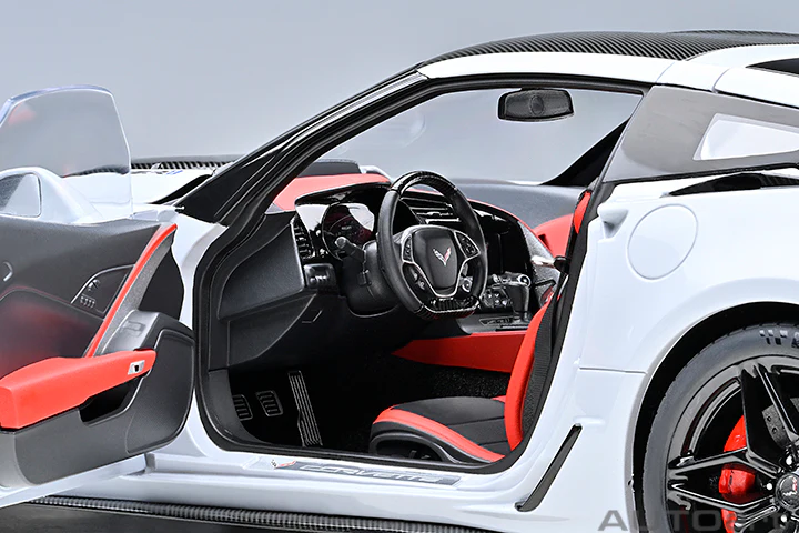 AUTOart 2019 Chevy Corvette ZR1 Ceramic Matrix Grey Metallic 1:18 - Image 10