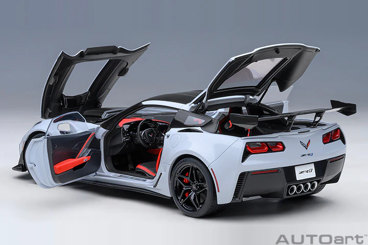AUTOart 2019 Chevy Corvette ZR1 Ceramic Matrix Grey Metallic 1:18 - Image 16