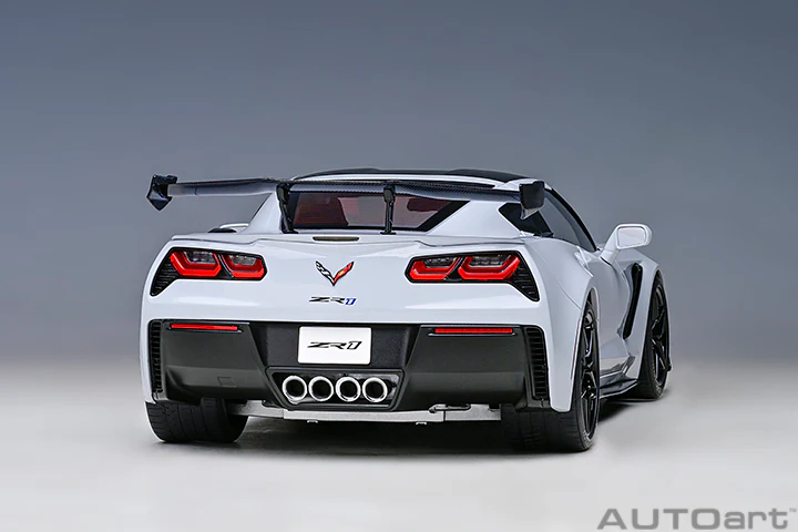 AUTOart 2019 Chevy Corvette ZR1 Ceramic Matrix Grey Metallic 1:18 - Image 19