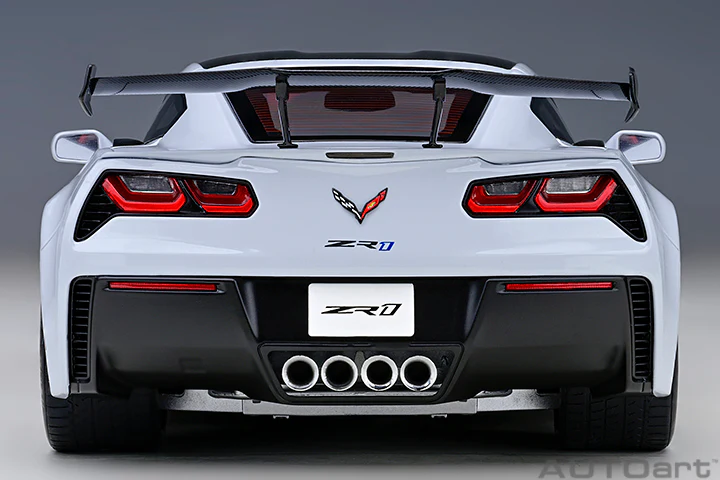 AUTOart 2019 Chevy Corvette ZR1 Ceramic Matrix Grey Metallic 1:18 - Image 7