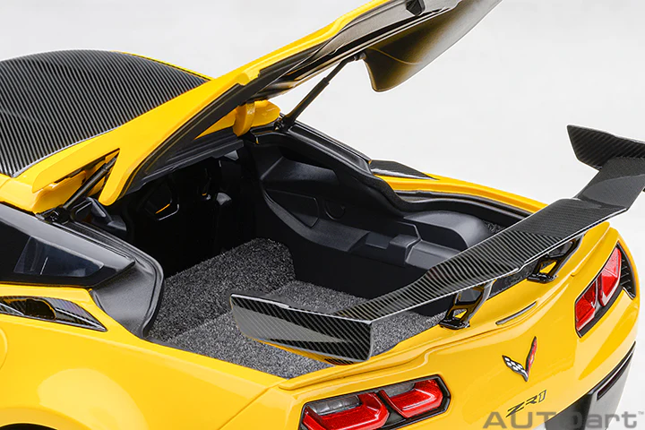 AUTOart Chevy Corvette ZR1 Corvette Racing Yellow Tintcoat 1:18 - Image 12