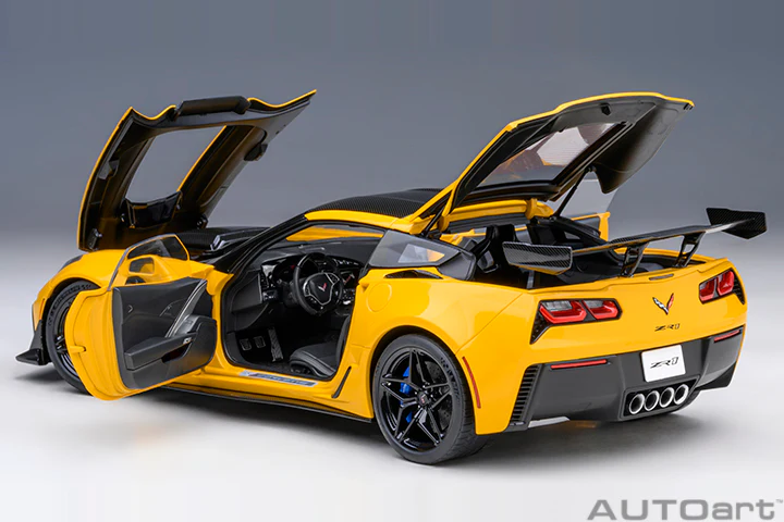 AUTOart Chevy Corvette ZR1 Corvette Racing Yellow Tintcoat 1:18 - Image 15