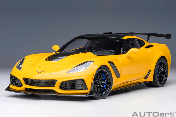 AUTOart Chevy Corvette ZR1 Corvette Racing Yellow Tintcoat 1:18 - Image 17