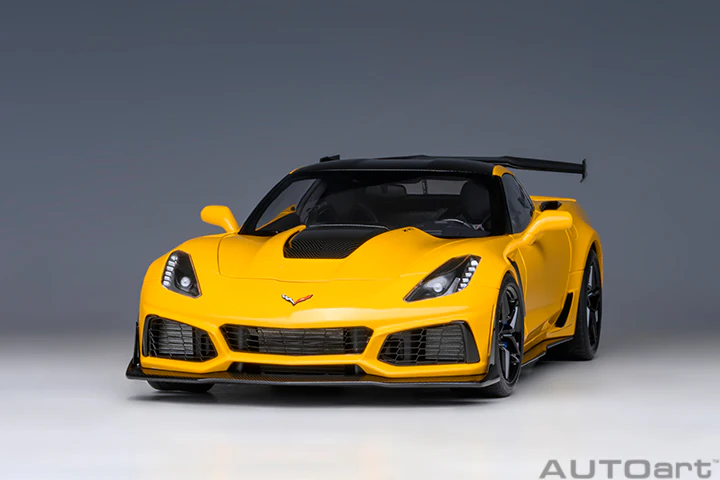 AUTOart Chevy Corvette ZR1 Corvette Racing Yellow Tintcoat 1:18 - Image 18
