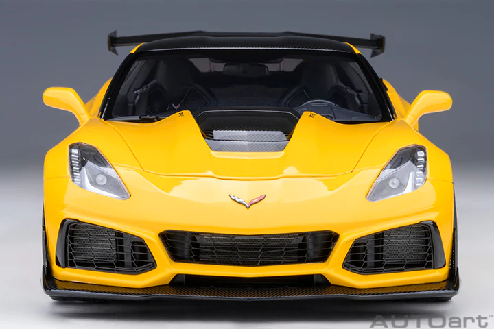 AUTOart Chevy Corvette ZR1 Corvette Racing Yellow Tintcoat 1:18 - Image 5