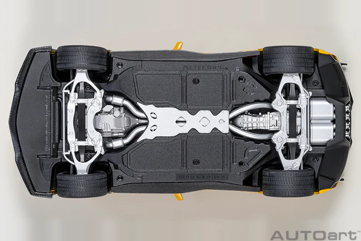 AUTOart Chevy Corvette ZR1 Corvette Racing Yellow Tintcoat 1:18 - Image 8